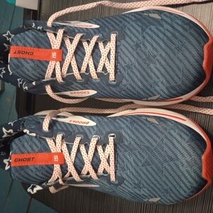 Brooks Starry Night Sneakers with Red Highlights